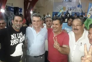 El exdiputado Juan Emilio Ameri, con el actual ministro Agustín Rossi y Sergio Leavy, el senador por Salta que le dejó su banca en diciembre
