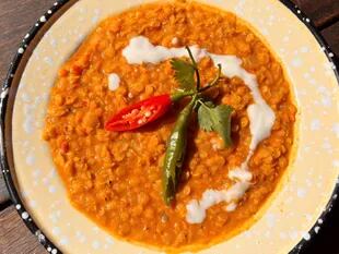 Indian lentil curry.  Photo: Mil y Pico