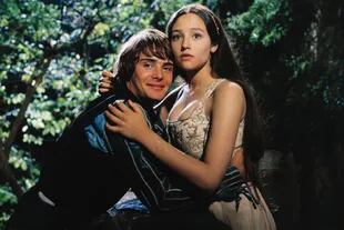 Leonard Whiting como Romeo Montesco y Olivia Hussey como Julieta en la película de 1968 basada en el clásico de William Shakespeare