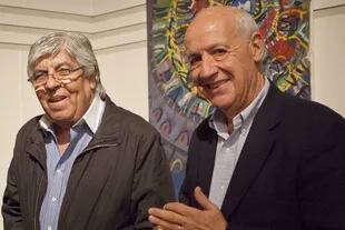 Hugo Moyano y Roberto Lavagna en la Casa de Córdoba, en Buenos Aires, el 15 de abril de 2013