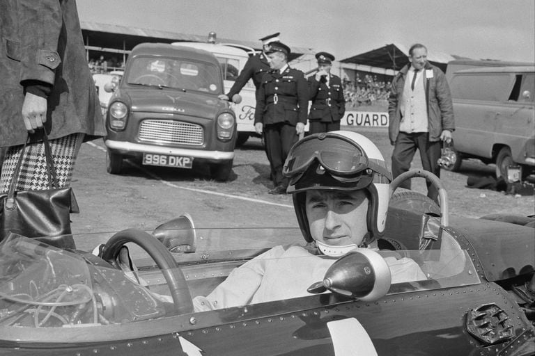 El piloto escocés Jackie Stewart en un auto BRM para la Owen Racing Organization en la Carrera de Campeones de 1965 en Brands Hatch, Kent, Reino Unido, el 13 de marzo de 1965