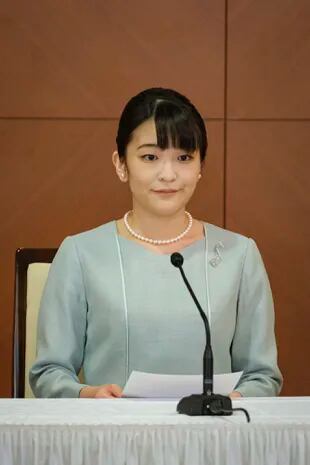 La ex princesa Mako de Japón en la conferencia de prensa para anunciar su matrimonio, en un hotel en Tokio, Japón, el martes 26 de octubre de 2021