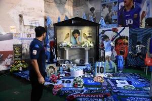 En imágenes: los homenajes a un año de la muerte de Maradona