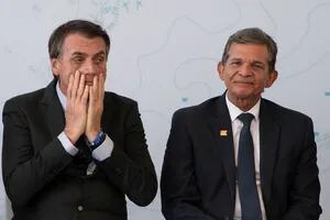 Presionado por el aumento de precios de los combustibles, Bolsonaro despidió al presidente de Petrobras