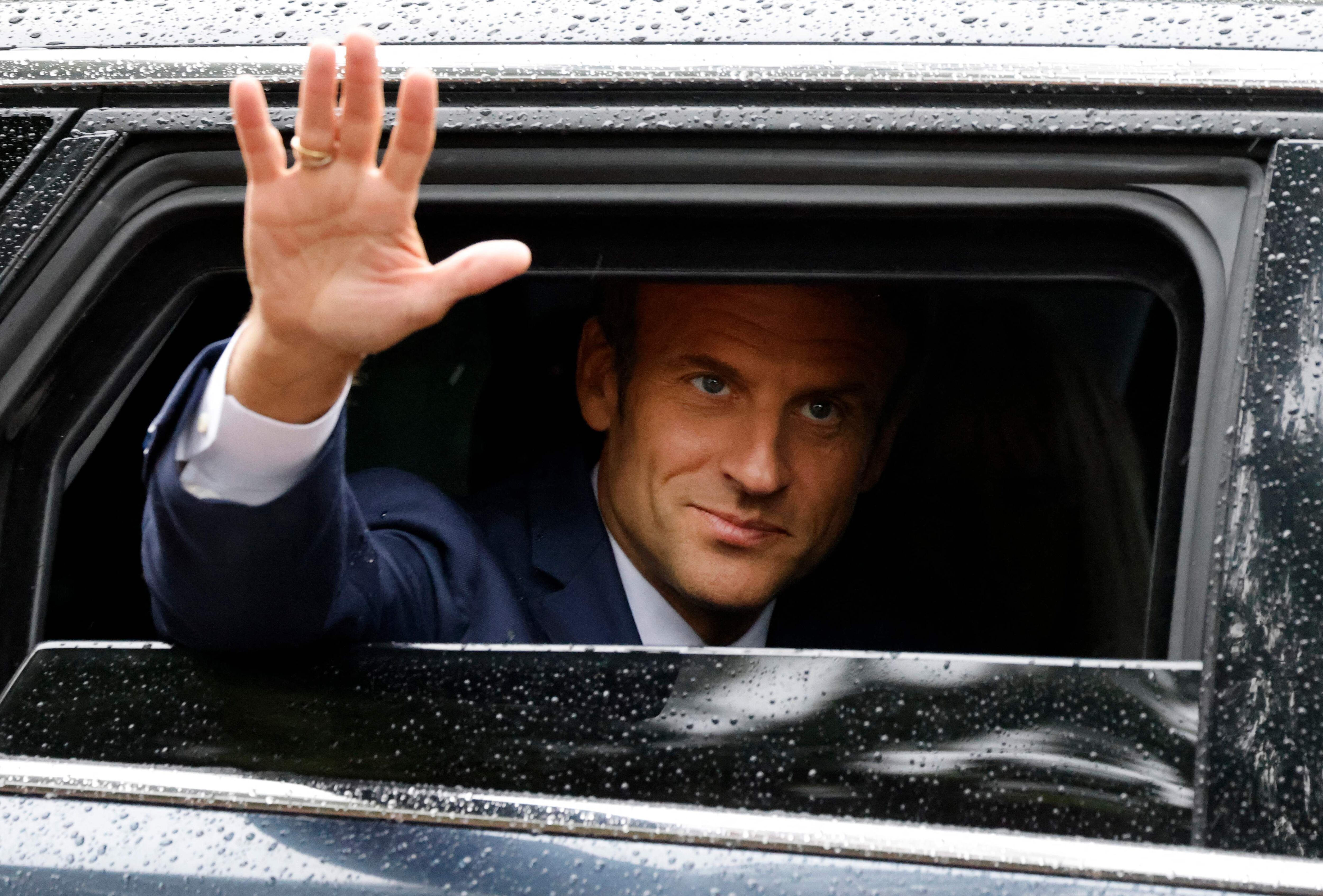 Macron se encamina a perder la mayoría absoluta en el Parlamento y avanzan los extremismos