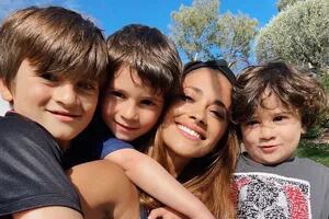 Antonela Roccuzzo compartió una tierna foto de sus hijos y les dedicó un sentido mensaje