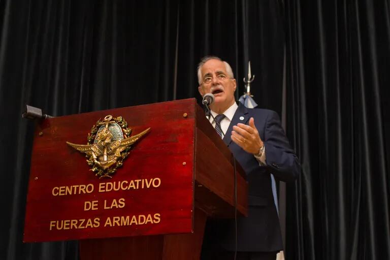 El ministro Jorge Taiana anunció que, a lo largo del año, se incrementarán en un 58% las tropas en las Fuerzas Armadas