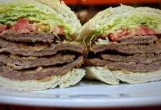 “Milanosaurio”: cómo es y dónde se prepara el sándwich de milanesa más grande del país