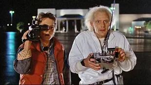 Michael J. Fox y Christopher Lloyd en Volver al futuro