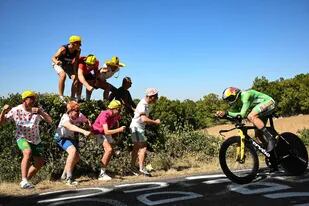 El Tour de Francia tiene un virtual campeón, pero es "miedoso" y un belga le cubre la espalda