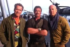 Schwarzenegger habló del retiro de Bruce Willis y le dedicó un emotivo mensaje