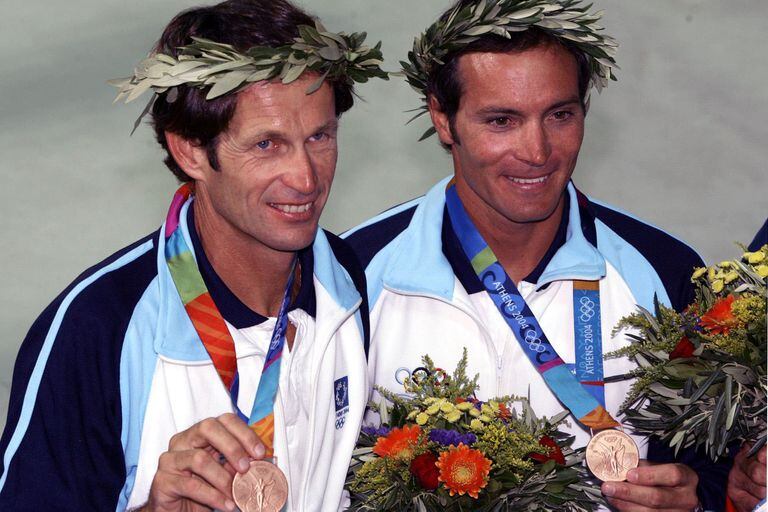 Santiago Lange y Carlos Espinola conquistaron el bronce con la Clase Tornado de yachting, en Atenas 2004