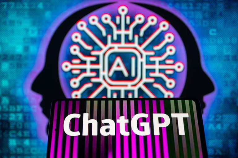 ChatGPT ya lanzó un nuevo servicio de suscripción mensual, su versión plus.