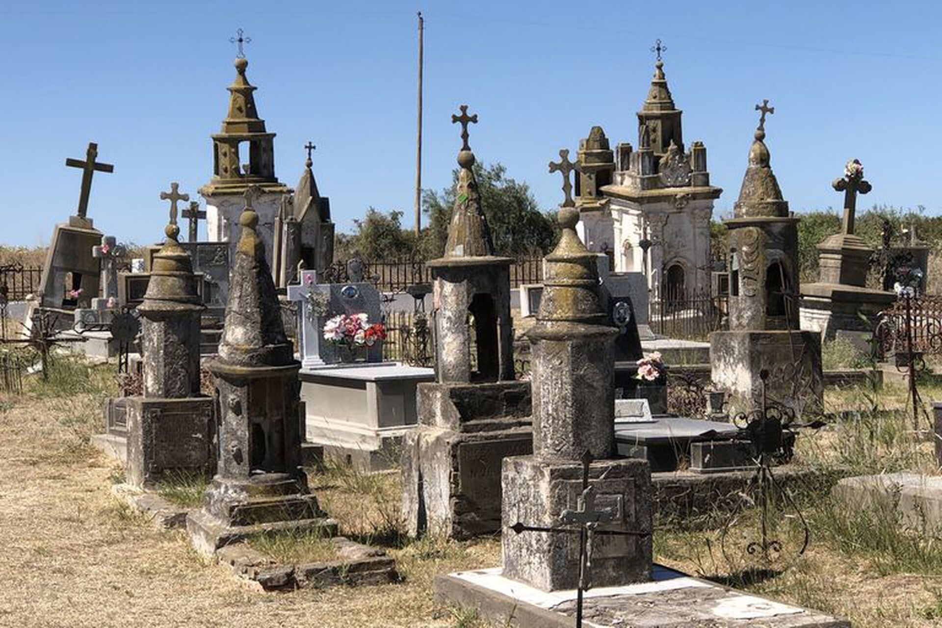 Cementerio de Aldea San Francisco.