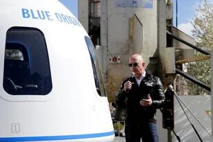 Cómo es el viaje que Jeff Bezos realizará al espacio junto a su hermano