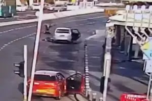 Dos hombres bajaron de un auto, abrieron fuego y mataron a tres personas en Jerusalén