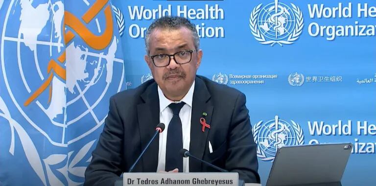 El director general de la OMS, Tedros Adhanom Ghebreyesus, se refirió a “los programas de refuerzo generalizados” mientras ómicron se desplazaba por el mundo
