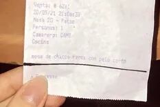 El extraño mensaje que clientes de un bar encontraron en su ticket de la cuenta