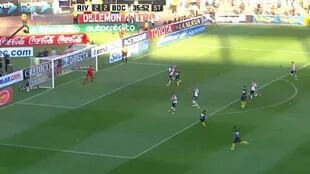 Por concepción y definición, un gol brillante: Tevez anota el tercero de Boca frente a River en el Monumental