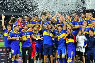 El festejo de Boca con la Supercopa en alto