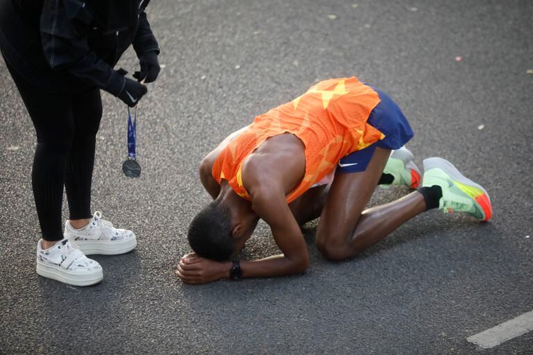 El triunfo del etíope Gerba Beyata Dibaba (1h.00m.26s.) lo impuso sobre su compatriota Dinkalem Ayele Adane