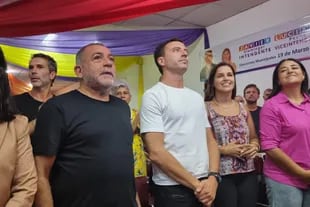 Luis Juez y Rodrigo De Loredo en el cierre de campaña de Javier Dieminger