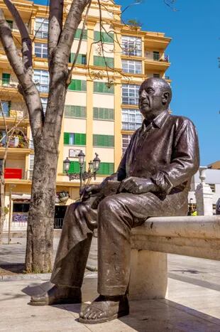 Una estatua de Picasso en la plaza La Merced, frente a su casa natal