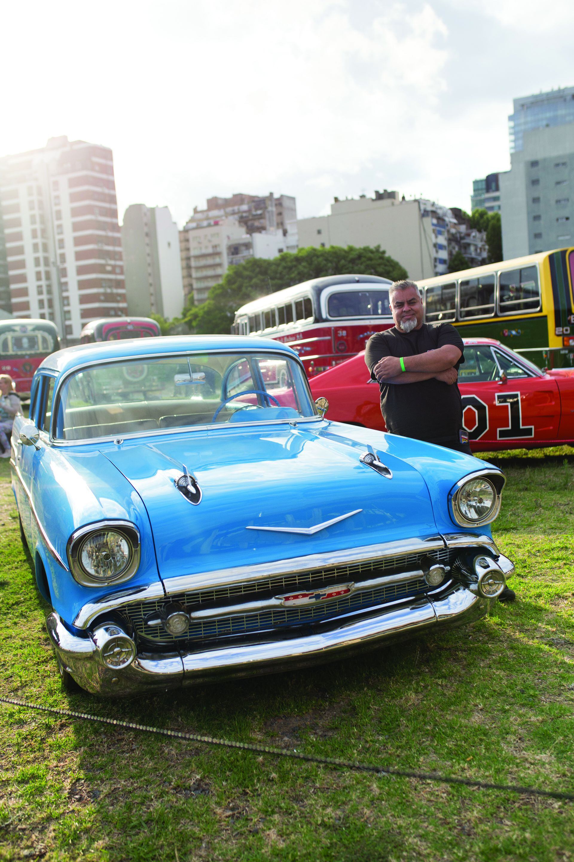 Daniel (44) Es de Lanús. ¿Qué auto tenés? “Chevrolet Bel Air 1957. Me encantan las líneas de la década del 50”.