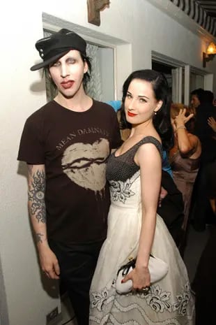 Marilyn Manson and Dita von Teese, en una fiesta, en 2006 