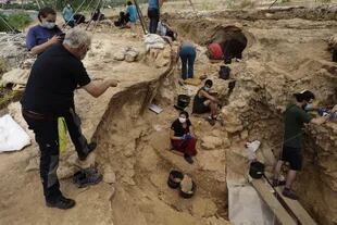 Excavación de la cueva neandertal Des-Cubierta, en Pinilla del Valle.