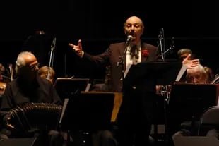 Recital de 2006 con Horacio Ferrer, Amelita Baltar y José Ángel Trelles en un homenaje a Piazzola. Fueron acompañados por la orquesta Sinfónica en el Luna Park.