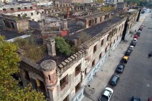 En ese edificio, ubicado en Parque Patricios, también se grabaron escenas de El Marginal y Tumberos