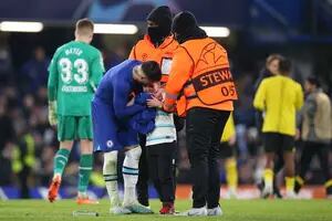 Enzo Fernández: desahogo y la camiseta para un nene en su primera noche de emociones fuertes con Chelsea