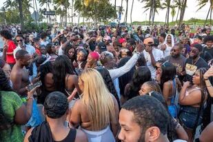 El condado de Miami-Dade, que incluye Miami Beach, experimentó uno de los peores brotes del país y sigue registrando cifras elevadas