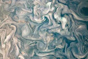 Nubes turbulentas en Júpiter en una imagen de la sonda Juno divulgada este año