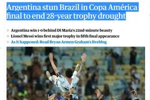 The Guardian, mientras espera la final de la Eurocopa entre Inglaterra e Italia, también se enfocó en la Argentina campeón de América