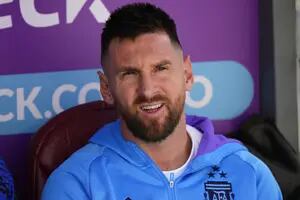 La hinchada de Bolivia estalló al ver que entraba Messi pero se llevó una gran desilusión