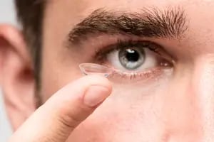 Cuáles son los riesgos de usar mal los lentes de contacto y ocho consejos para evitarlos