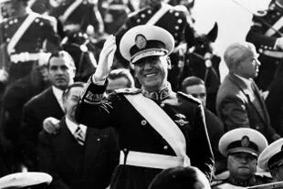 “El gobierno está decidido a hacer cumplir los precios, aunque tenga que colgarlos a todos", dijo Juan Domingo Perón en un discurso en Plaza de Mayo.