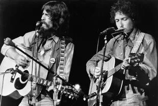 George Harrison y Bob Dylan en el Concierto por Bangladesh, el 1 de agosto de 1971