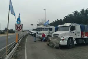 Transportistas autoconvocados levantan cortes de rutas pero amenazan con volver