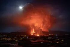 Alarma en España: se abre una nueva fisura en el volcán y registran ocho nuevos sismos