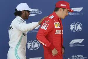 Leclerc hizo la pole, sanción a Hamilton y el "dedito" de Kimi al campeón
