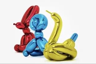 Jeff Koons es popular por su serie de esculturas realistas que parecen figuras hechas con globos