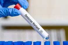 Cuánto tardan en aparecer los primeros síntomas de ómicron