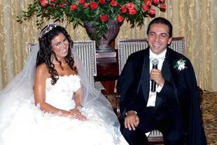 Cristian Castro y Valeria Liberman, luego de contraer matrimonio en Miami