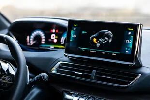 El interior del Peugeot 3008 Hybrid4 fue reconfigurado y agrega una nueva pantalla HD