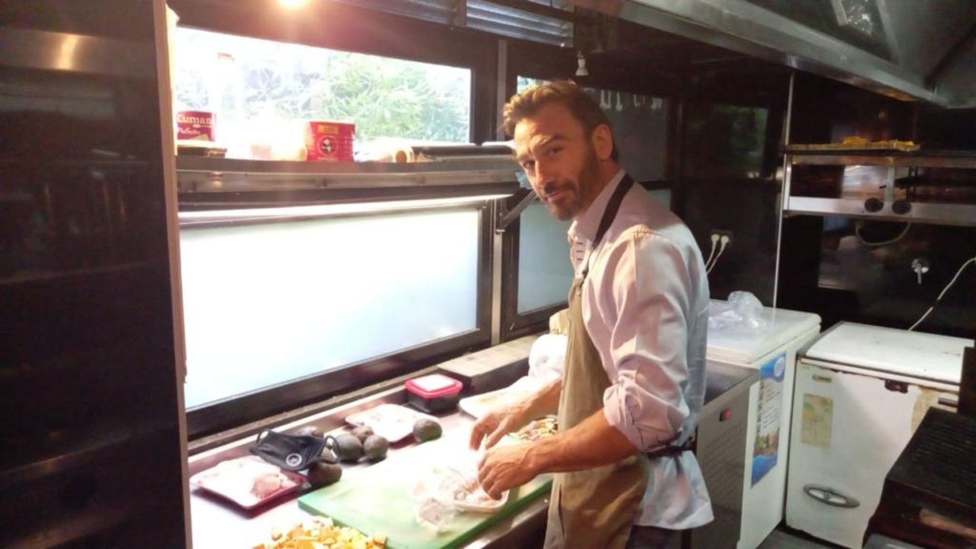 Antes de enfermarse Andrés hacía giras en las que él mismo cocinaba para sus clientes.