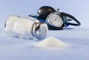 El excesivo consumo de sal es un enemigo para la salud por las serias consecuencias en enfermedades cardíacas y renales