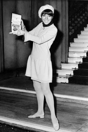 Mary Quant, que nació en Londres en 1930 y revolucionó el mundo de la moda al popularizar la minifalda en los años 60
